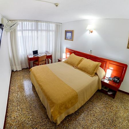Hotel Villavicencio Plaza Extérieur photo