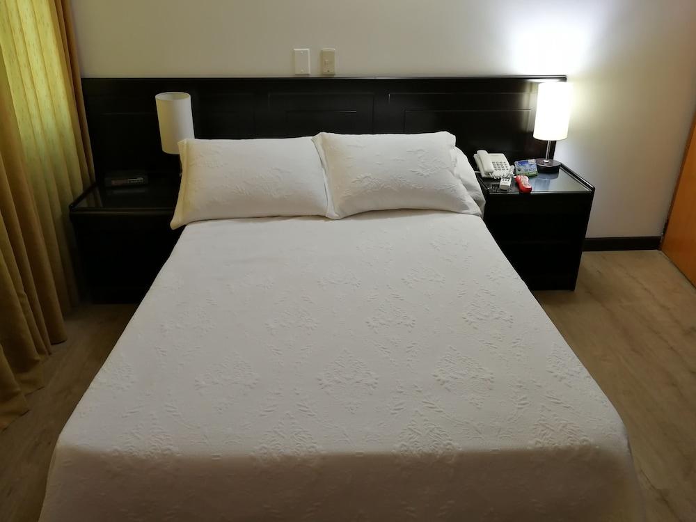 Hotel Villavicencio Plaza Extérieur photo