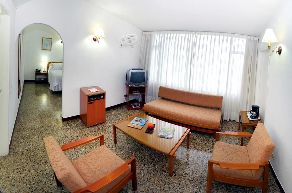 Hotel Villavicencio Plaza Extérieur photo