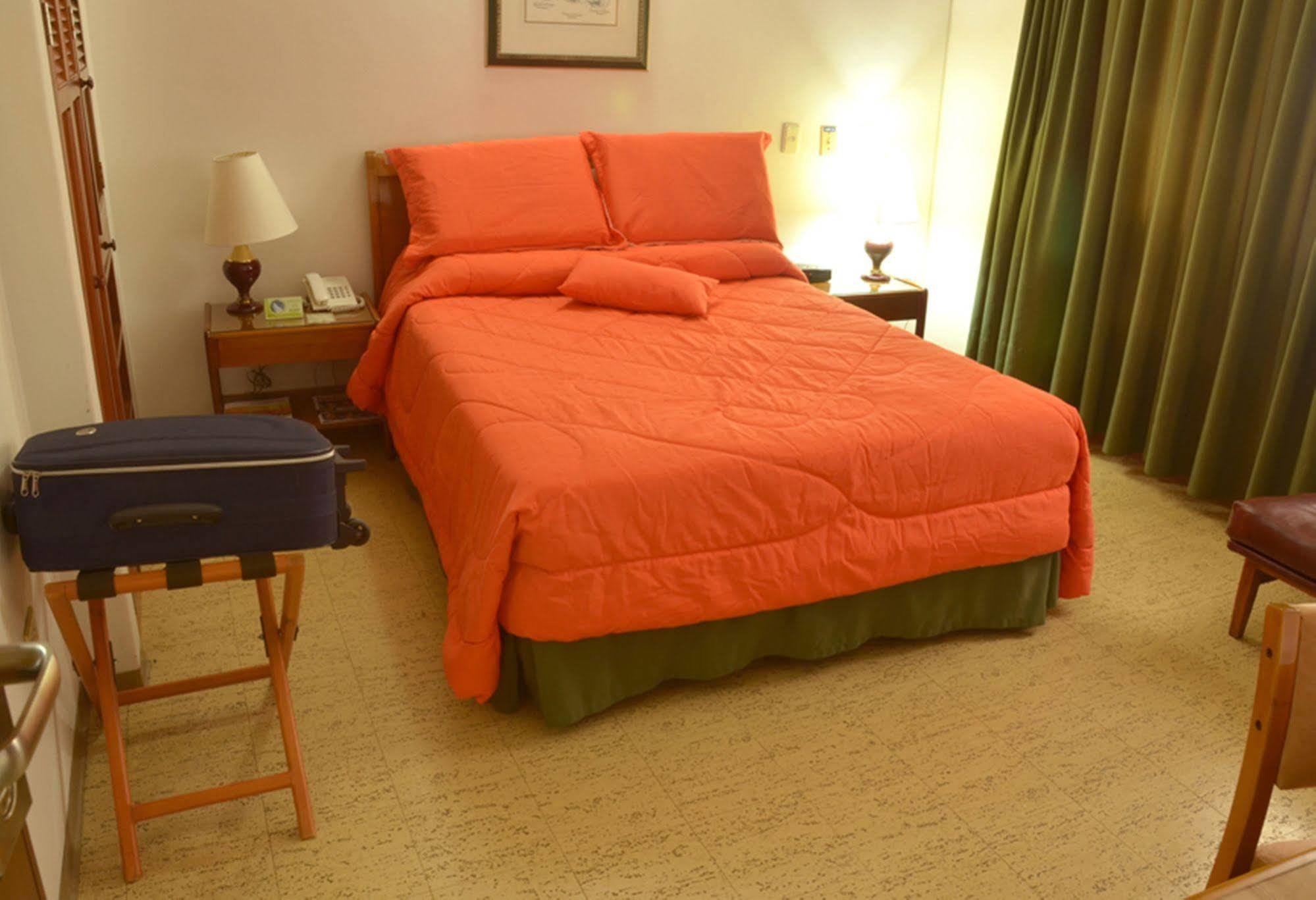 Hotel Villavicencio Plaza Extérieur photo