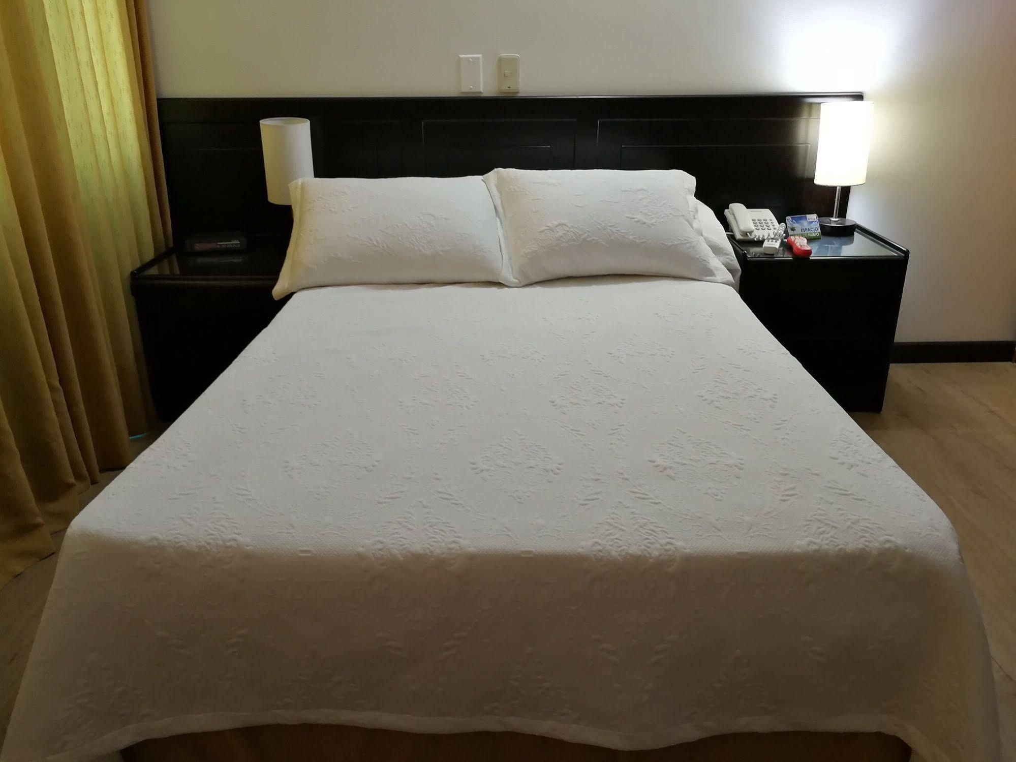 Hotel Villavicencio Plaza Extérieur photo