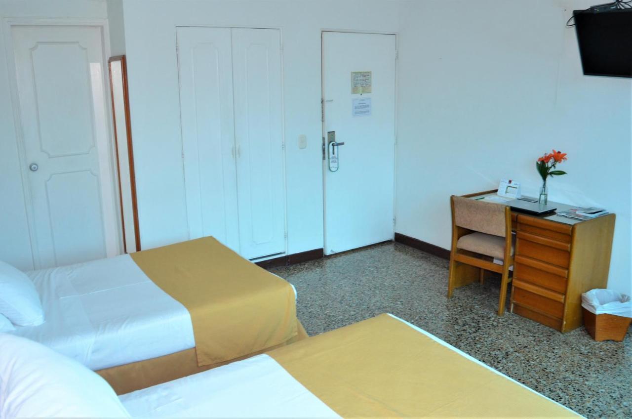 Hotel Villavicencio Plaza Extérieur photo