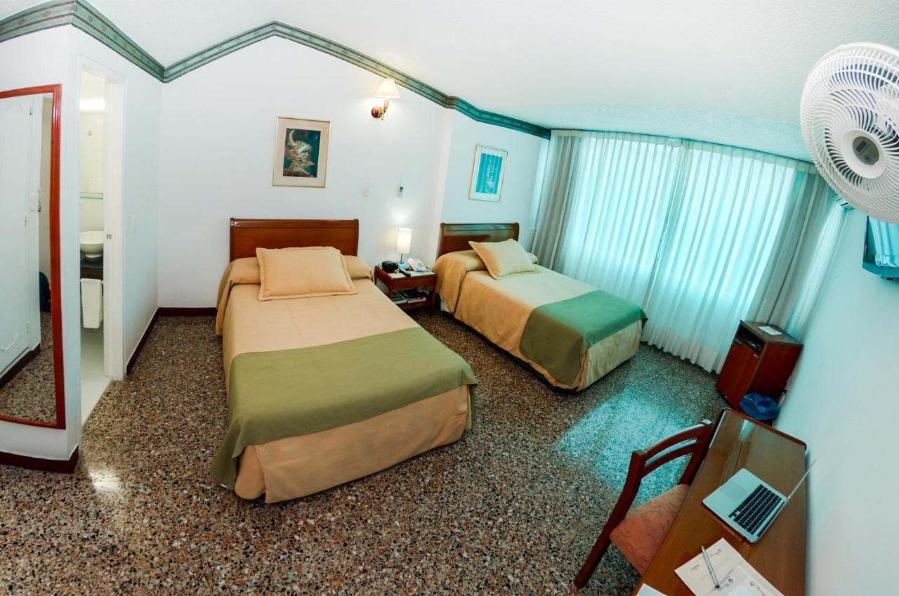 Hotel Villavicencio Plaza Extérieur photo